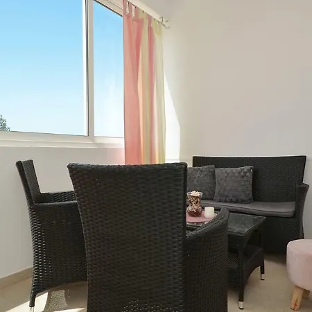 Appartement Caleta 1 *